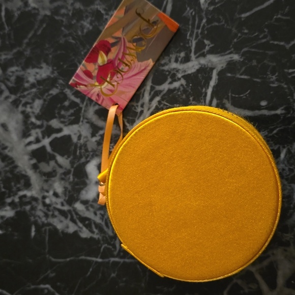 ❤️BUY 2 GET 1 FREE  Vibrant Yellow Floral Cosmetic Bag with Zipper - Picture 5 of 12